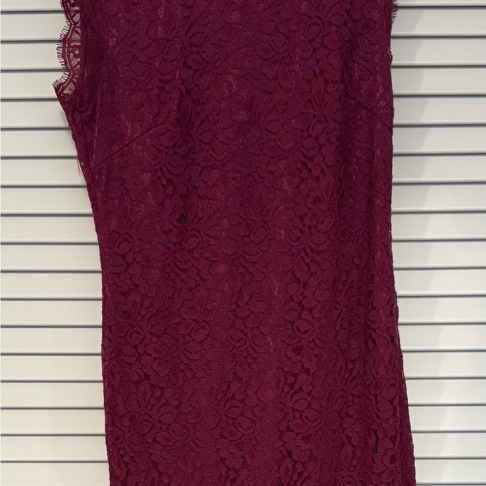 Chic Burgundy Lace Dress